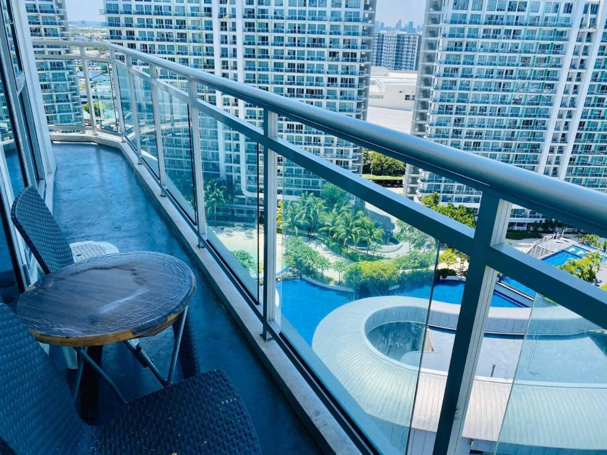 Azure C3 Balcony Wifi Near Mall Airport Apartment *