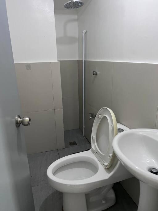 Pool X View 2 Bed Loft With Wifi & Netflix * Manila