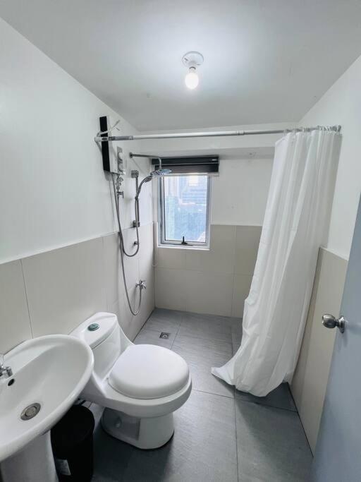 Pool X View 2 Bed Loft With Wifi & Netflix * Manila