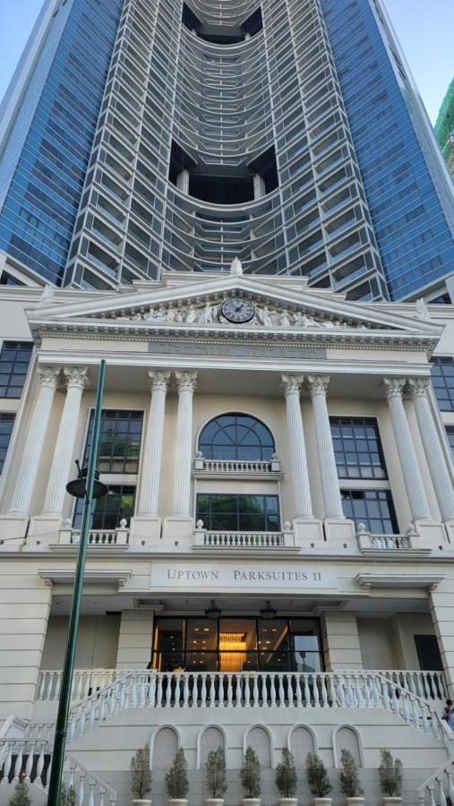 Homestay Uptown Parksuites Manila