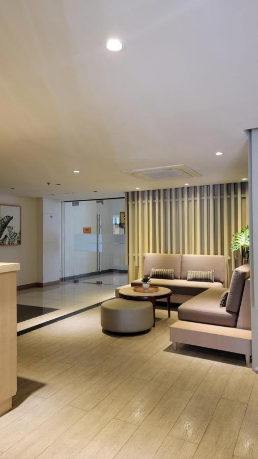 Uptown Parksuites Homestay
