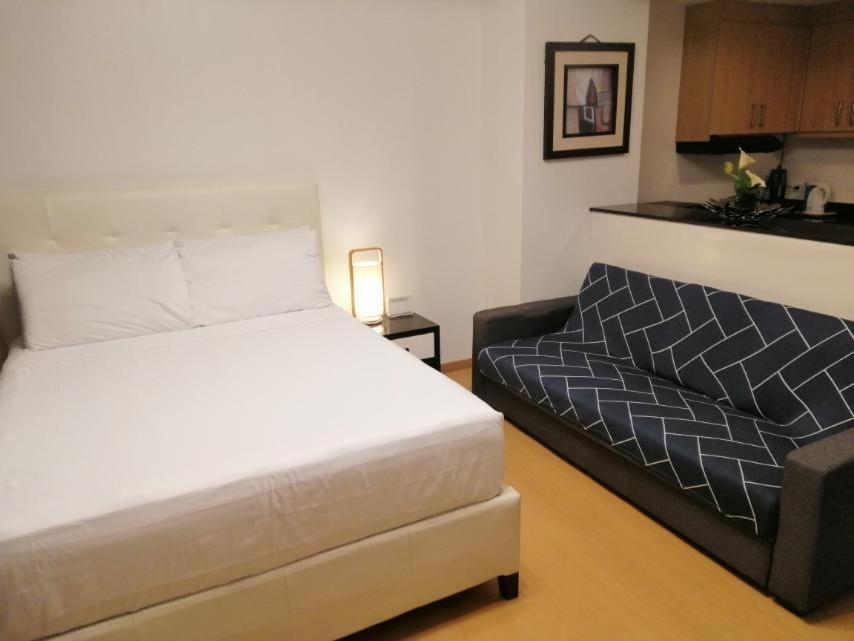 Prime Avant Bgc Location By Ph Staycation Manila