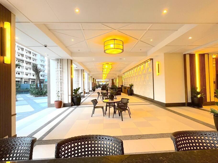 Apartment Location And Spacious 1br W/ Wi-fi At Brixton Place, Pasig