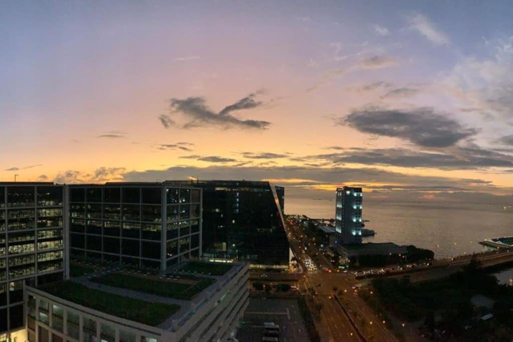 Luxury Seaside Sunset View At Sm Mall Of With Free Parking Manila