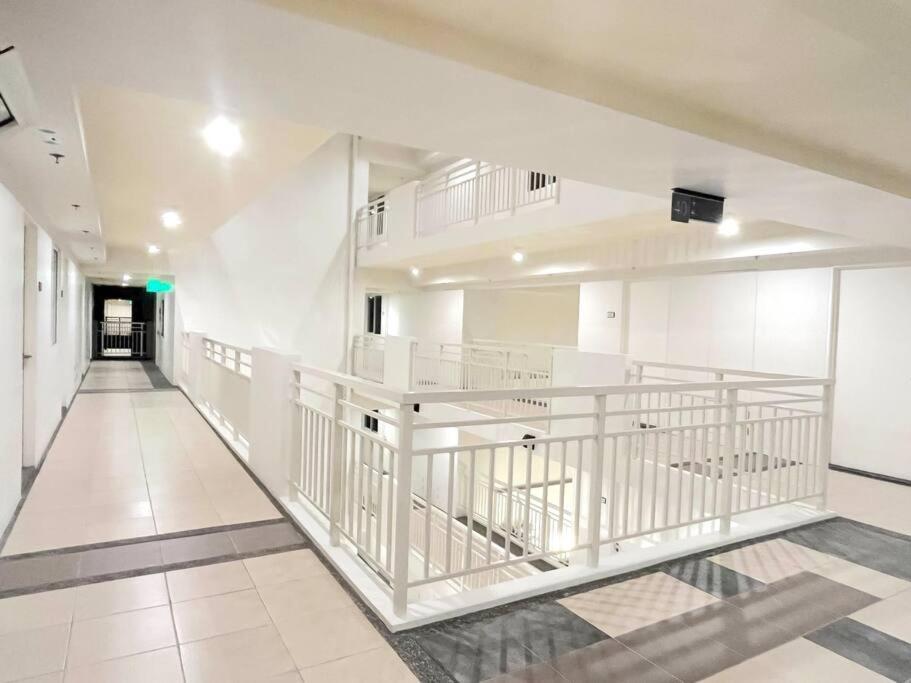 Location And Spacious 1br W/ Wi-fi At Brixton Place, Pasig *
