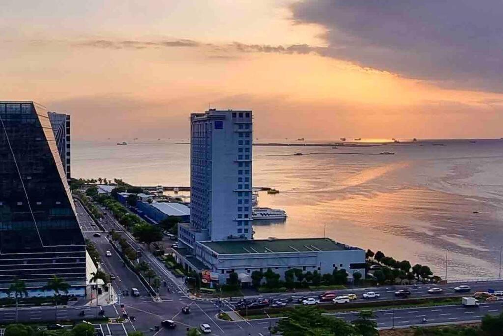 Apartment Luxury Seaside Sunset View At Sm Mall Of With Free Parking Manila