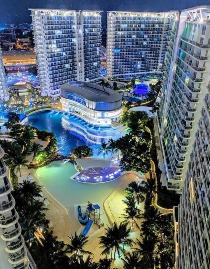 Azure South Urban Near Airport Apartment Manila