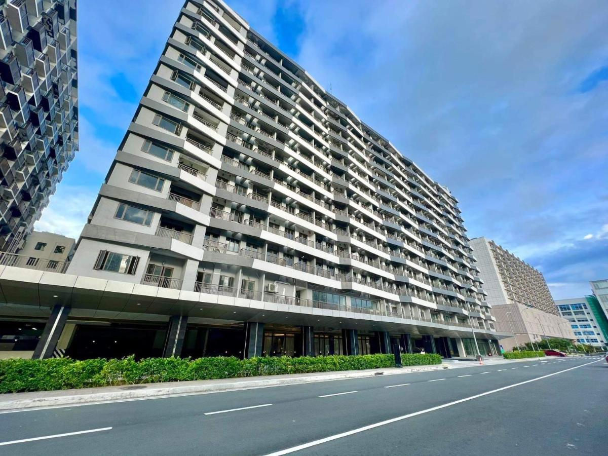 Serene Suites At S Residences Moa Complex Bed & Breakfast
