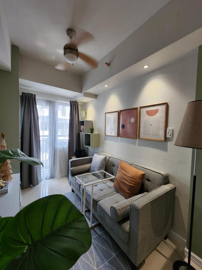 Serene Suites At S Residences Moa Complex Bed & Breakfast