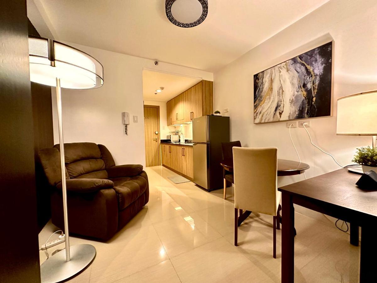Luxury Seaside Sunset View At Sm Mall Of With Free Parking Apartment *