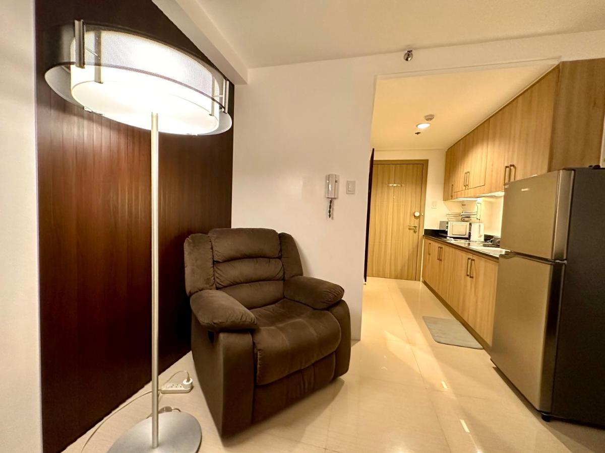Apartment Luxury Seaside Sunset View At Sm Mall Of With Free Parking Manila