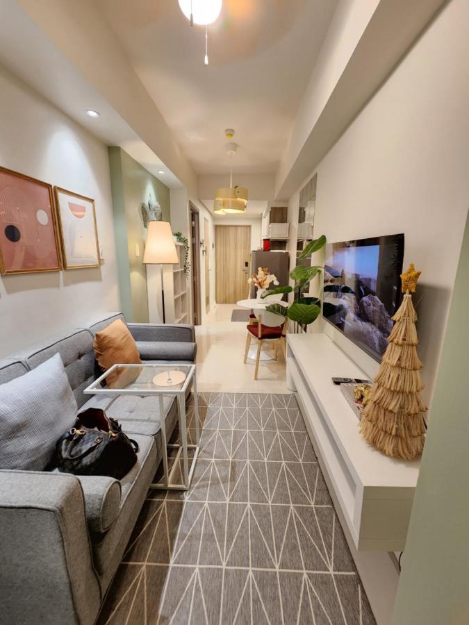 Serene Suites At S Residences Moa Complex