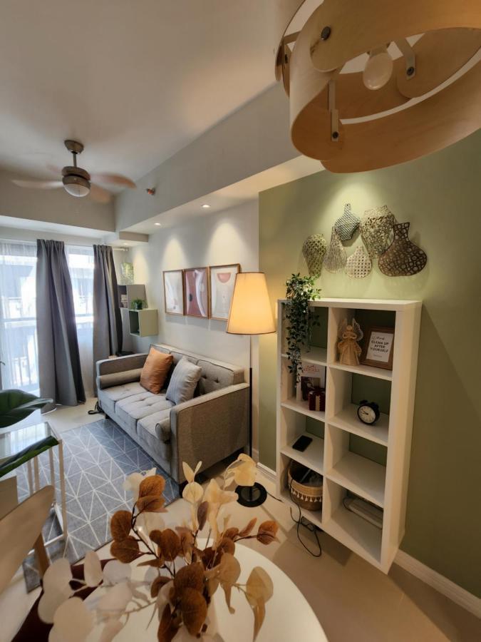 Serene Suites At S Residences Moa Complex *