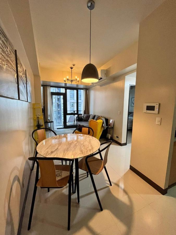 Apartment The Florence Mckinley Staycation Manila
