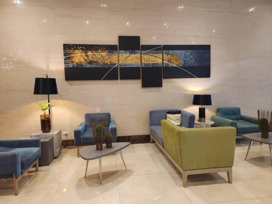 Casa Antonio At Viceroy Mckinley Hill Apartment