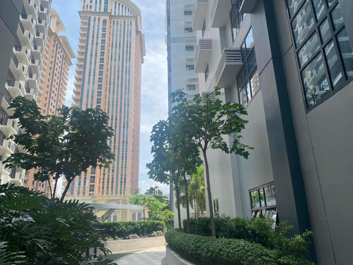 Apartment At Viceroy T4 Florence Way Manila