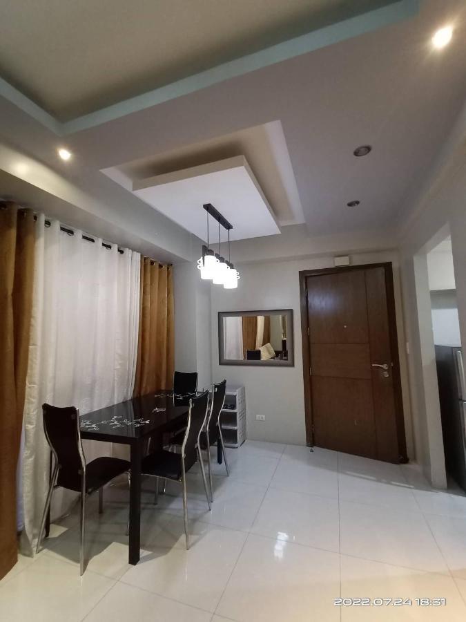 Unit Right Across Naia 3 *