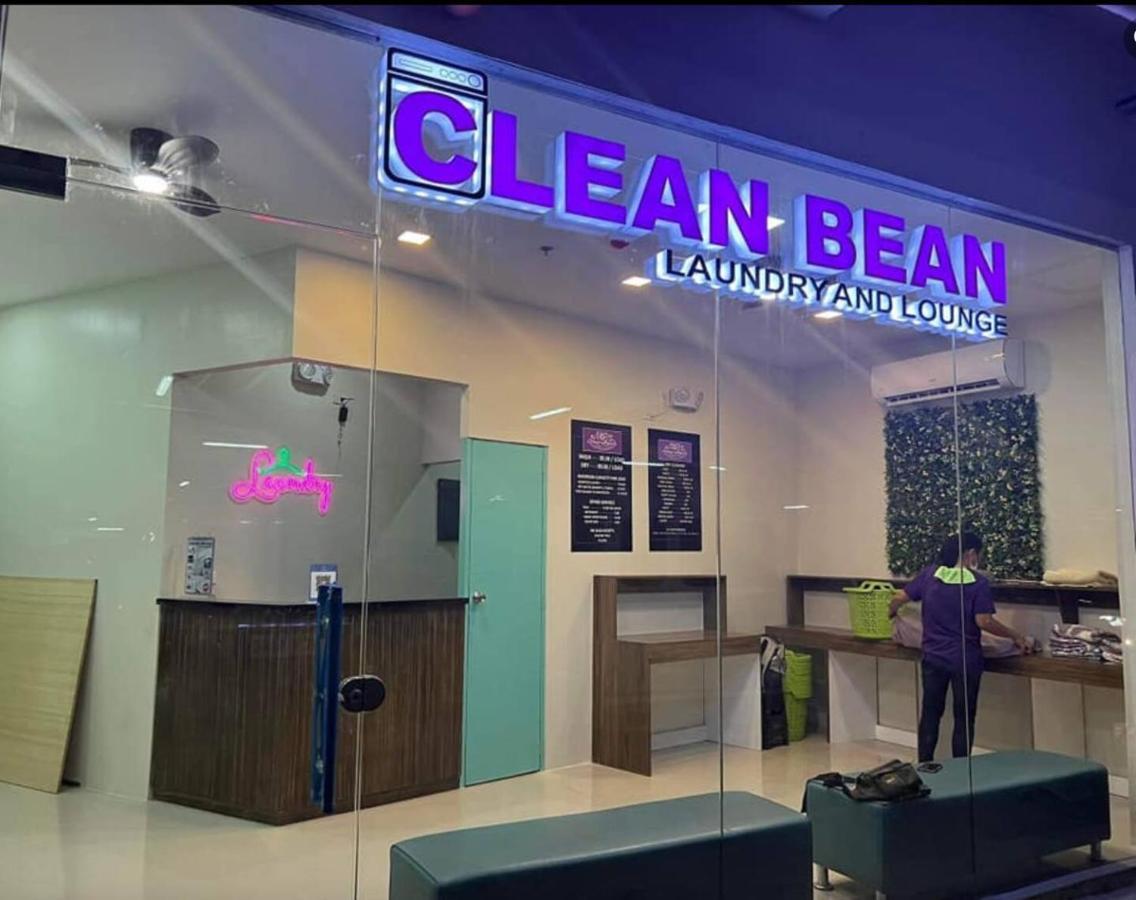 Fully Furnished 1 Bedroom With Balcony In Air Residences Makati Philippines Aparthotel *