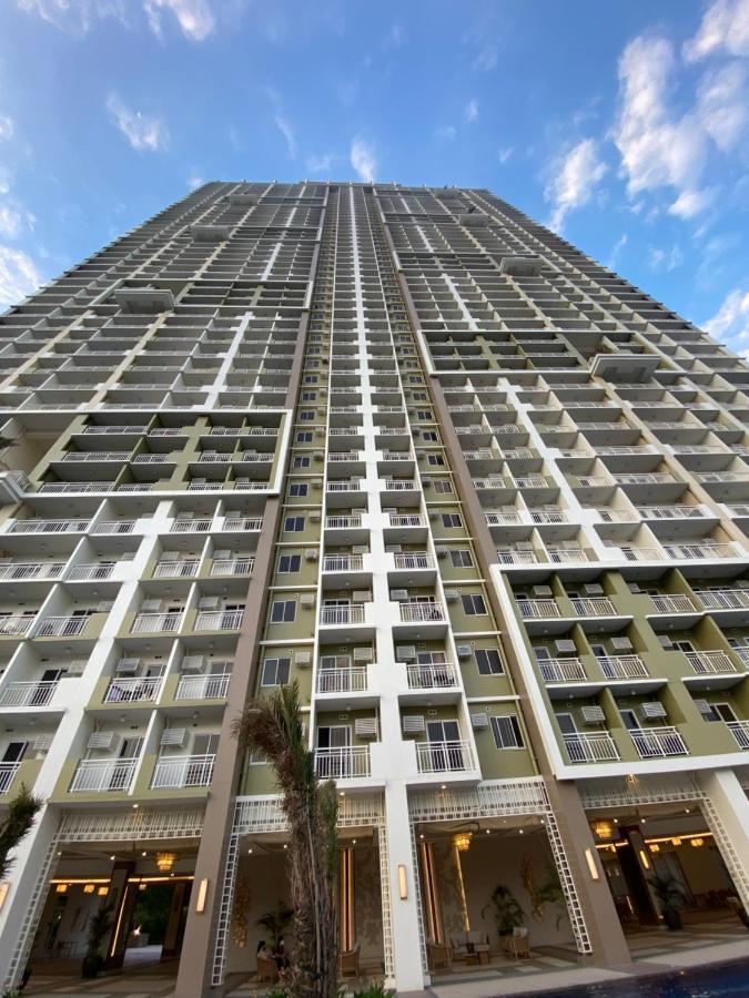 1br Unit At Celandine Near Ayala Cloverleaf Mall Apartment