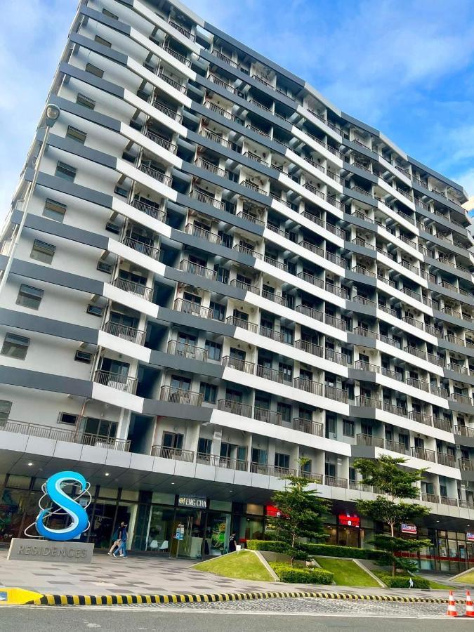 Serene Suites At S Residences Moa Complex Bed & Breakfast