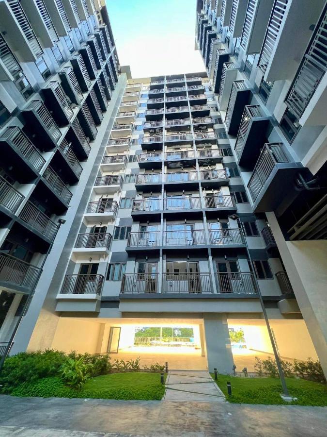 Bed & Breakfast Serene Suites At S Residences Moa Complex Manila