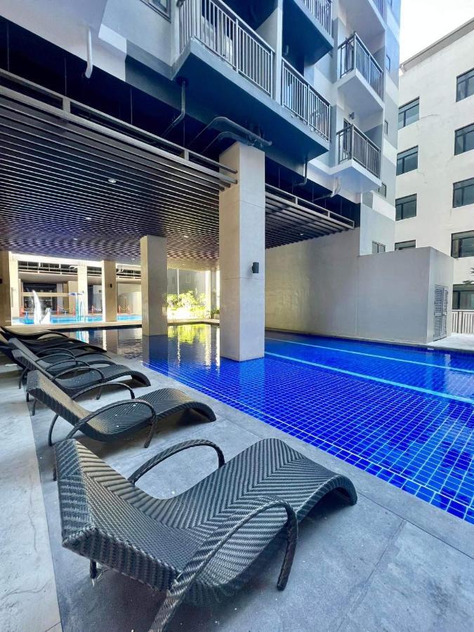 Bed & Breakfast Serene Suites At S Residences Moa Complex Manila