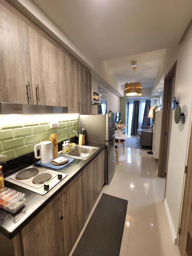 Serene Suites At S Residences Moa Complex *