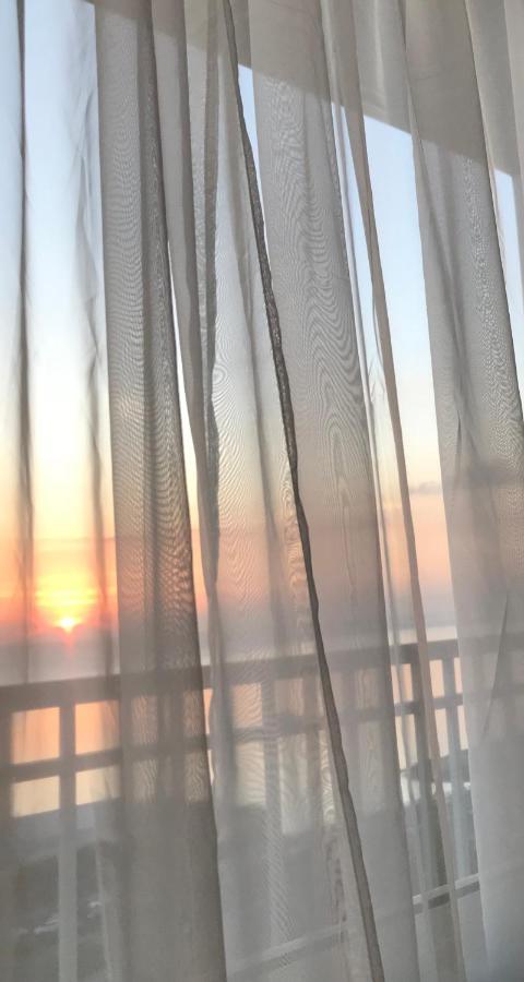 Luxury Seaside Sunset View At Sm Mall Of With Free Parking Apartment *