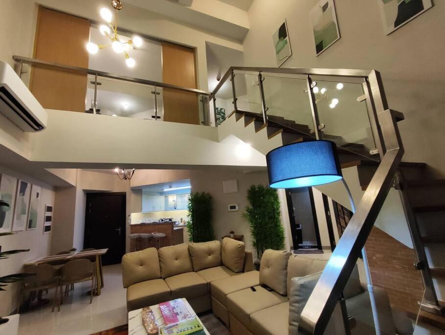 A2j Luxury 3br Near Uptown Mall Bgc Taguig Apartment *