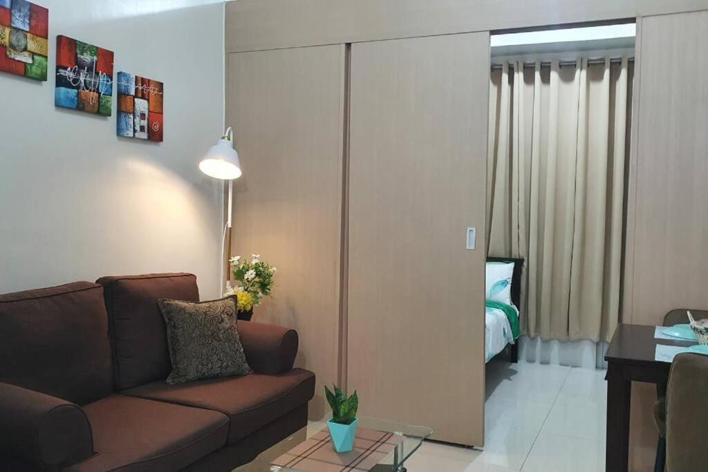 Cherolds Place Lovely 1 Bedroom With Balcony Apartment Manila