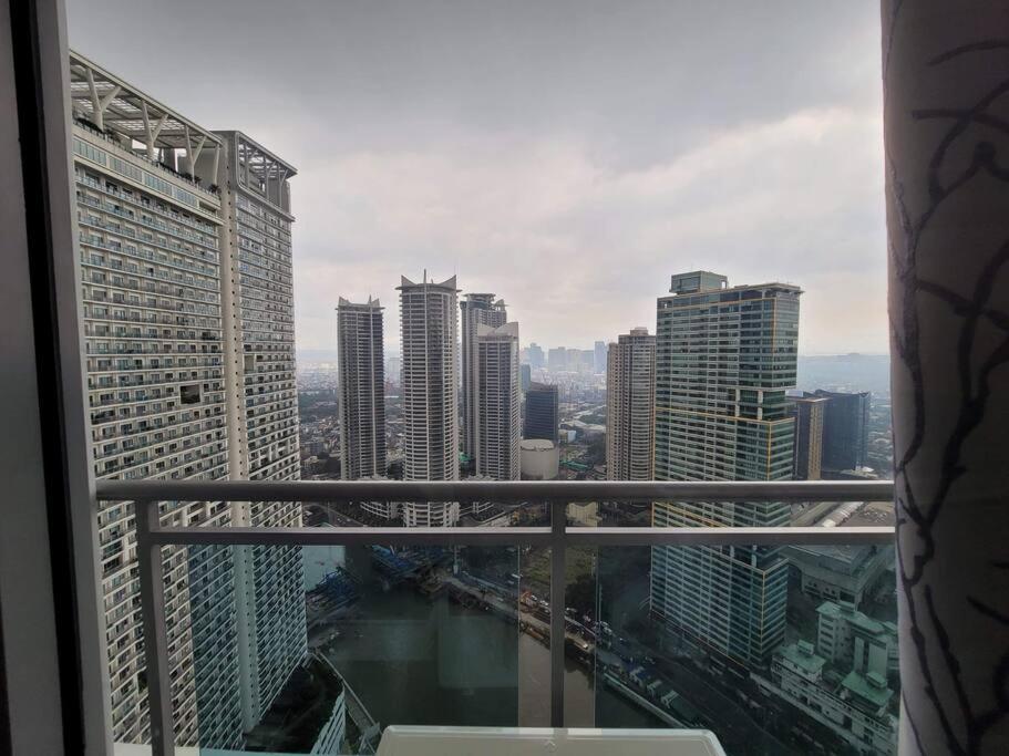 2 Bedroom Executive Under New Management * Manila