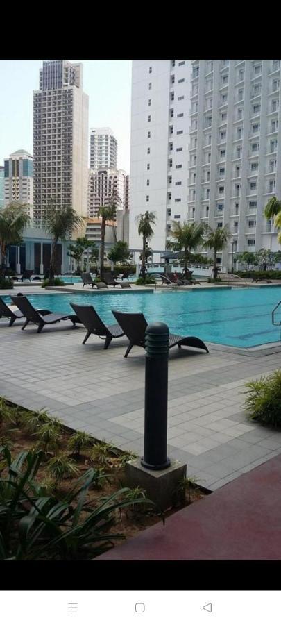 Jazz Resendences Staycation