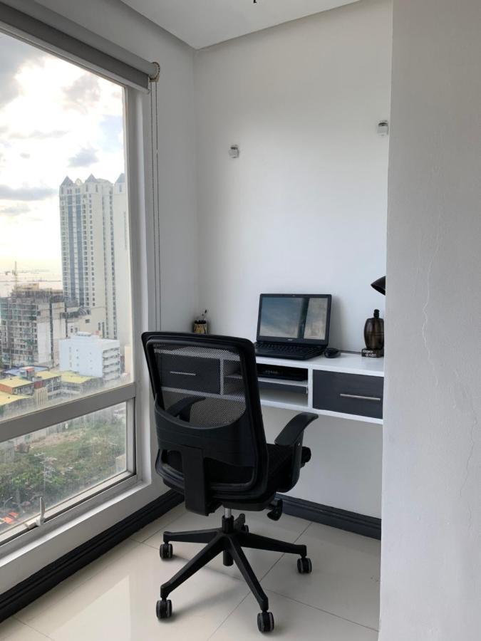 Apartment 1 Bedroom With Balcony, Fully Furnished Overlooking Bay At Birch Tower, Malate,