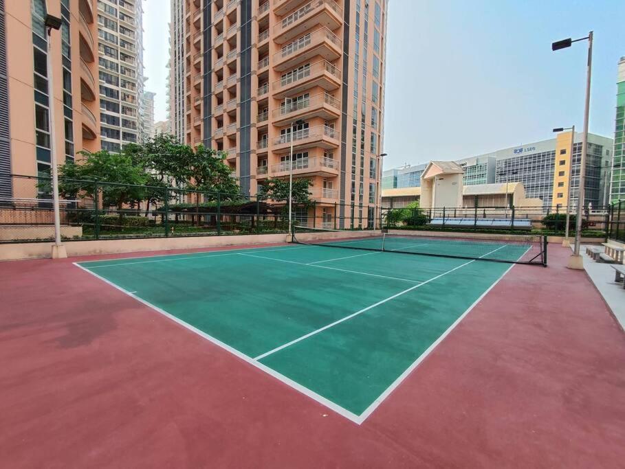 A2j Luxury Near Venice Mall Bgc Taguig Manila
