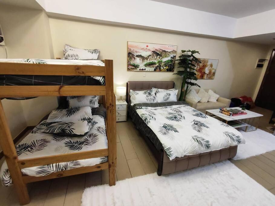 A2j Luxury Near Venice Mall Bgc Taguig Apartment