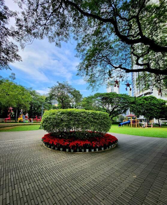 Modern Hotel-type Near Greenbelt Netflix 100mbps Apartment Manila