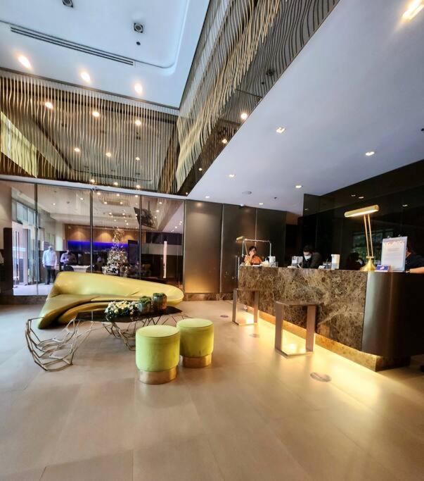 Modern Hotel-type Near Greenbelt Netflix 100mbps * Manila