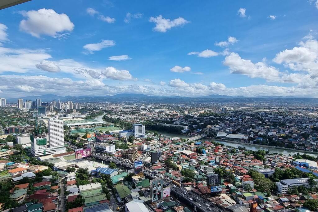 A Cozy 2 Bedroom In Metro Manila
