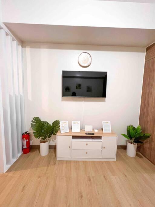 Fully Furnished 1-br Unit At Spring Residences *