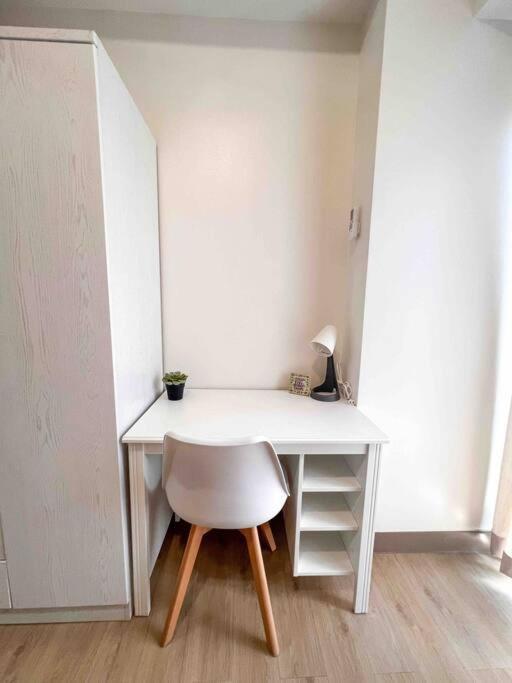 Fully Furnished 1-br Unit At Spring Residences Manila