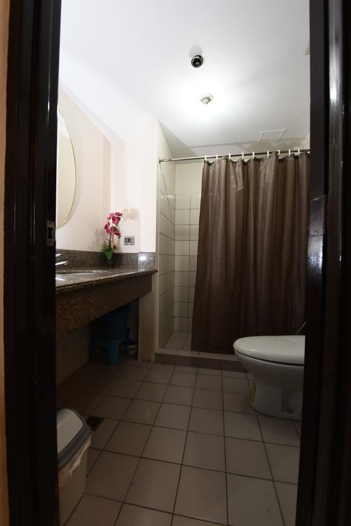 Cypress Towers Condominium Apartment *