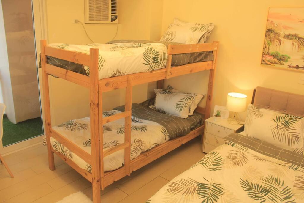 A2j Luxury Near Venice Mall Bgc Taguig Apartment