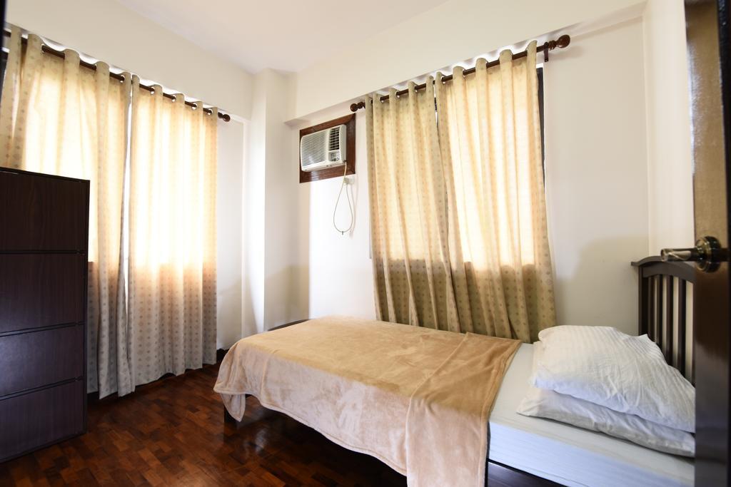 Cypress Towers Condominium Apartment *