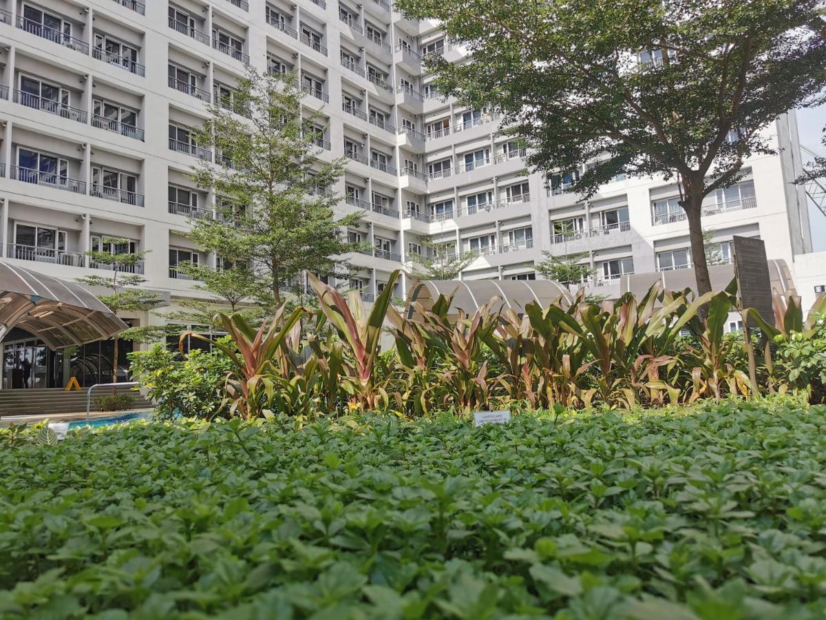 Ethan's Pad Nr. Bgc Apartment