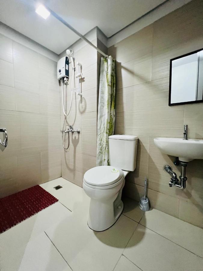 At With Free Pool Access * Manila