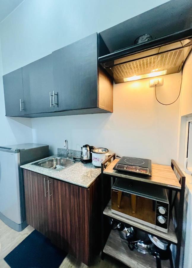 At With Free Pool Access Apartment *