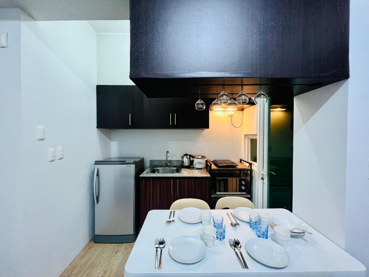 At With Free Pool Access Apartment *