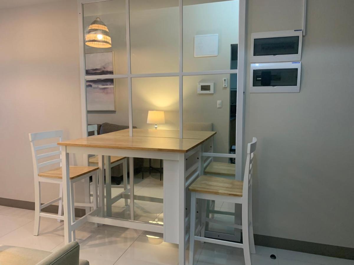 Uptown Parksuites Tower 1 Bgc By Ph Staycation * Manila