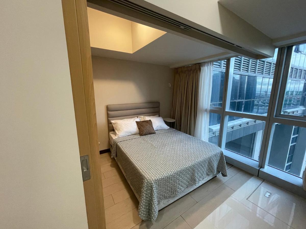 Apartment 1 Bedroom Uptown Parksuites Bgc, High Floor, Morning Sun