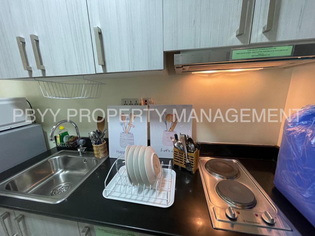 Residences Stays By Pbyy With Complimentary Breakfast For 2 Apartment *